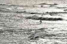 Kahului: Ocean, surfers, windsurfing