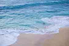 Kahului: beach, waves, water